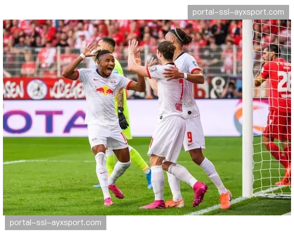 通讯:球迷调查显示,多数受访者认为当前德甲风格更具观赏性 通讯:球迷调查显示,多数受访者认为当前德甲风格更具观赏性